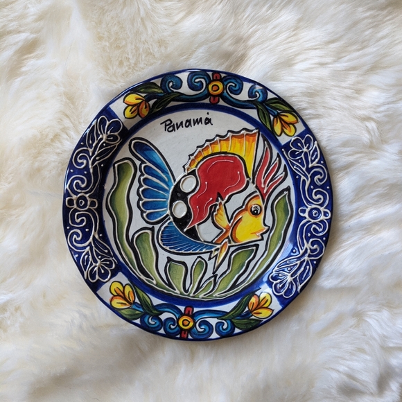 Hand Crafted Panamanian Ceramic Painted Wall Plate - Picture 2 of 6